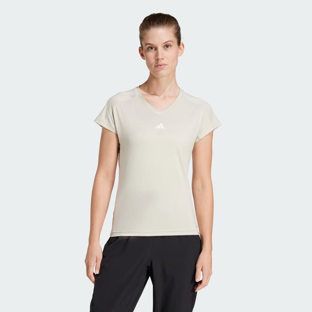 AEROREADY Train Essentials Minimal Branding V-Neck T-skjorte