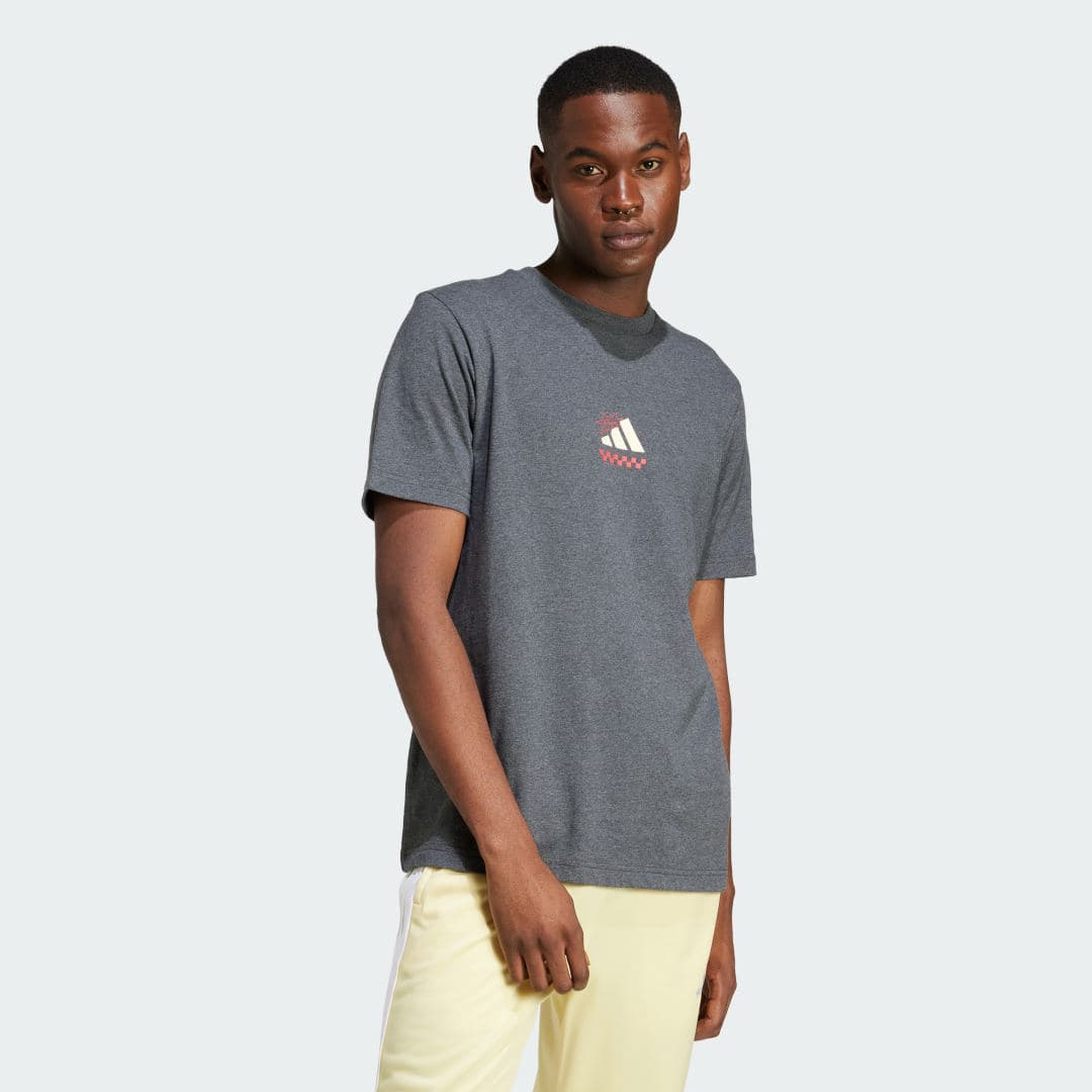 Adidas Lounge Pizza Graphic T-skjorte