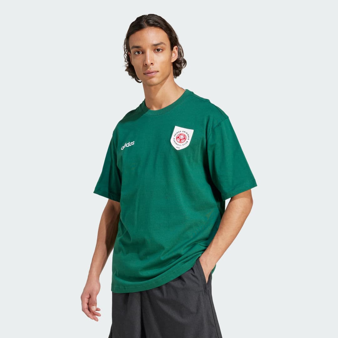 Adidas Badge Graphic T-skjorte