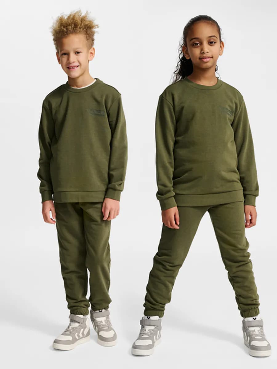 Hummel Jr Base Joggedress Winter Moss (164 /14 år)