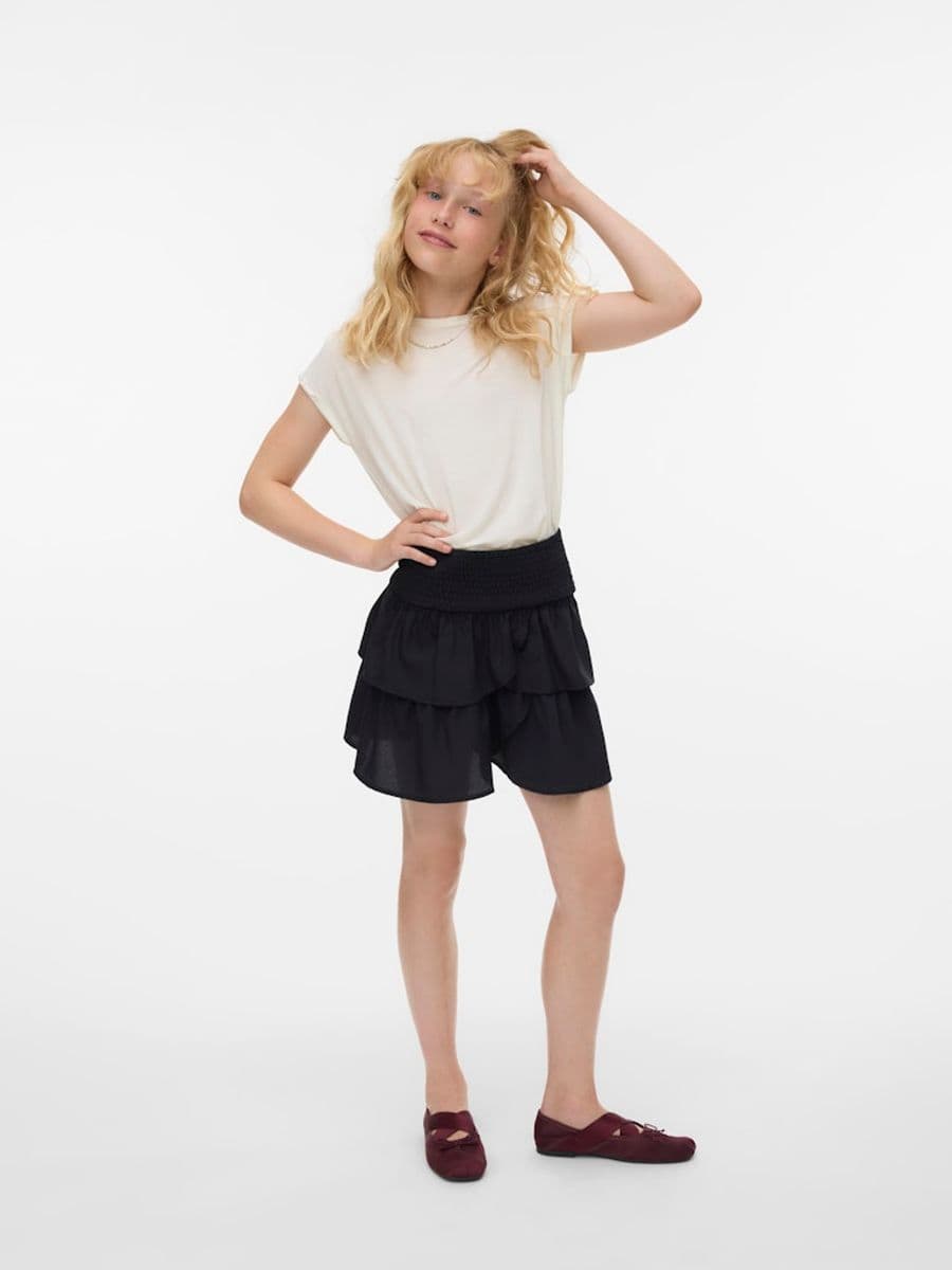 Vero Moda Girl Emma lagdelt smock-skjørt svart (164 /14 år)