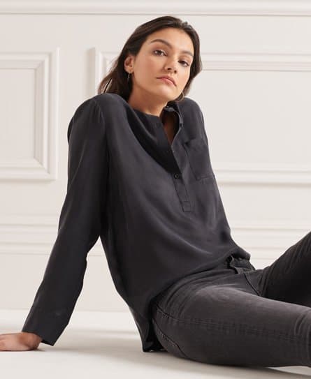 Superdry Superdry Bluse med halv knappestolpe