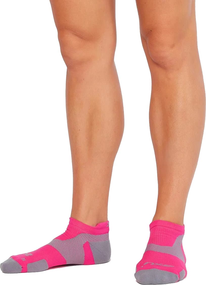 2XU 2XU Vectr Light Cushion No Show Sock Magenta/Light Grey