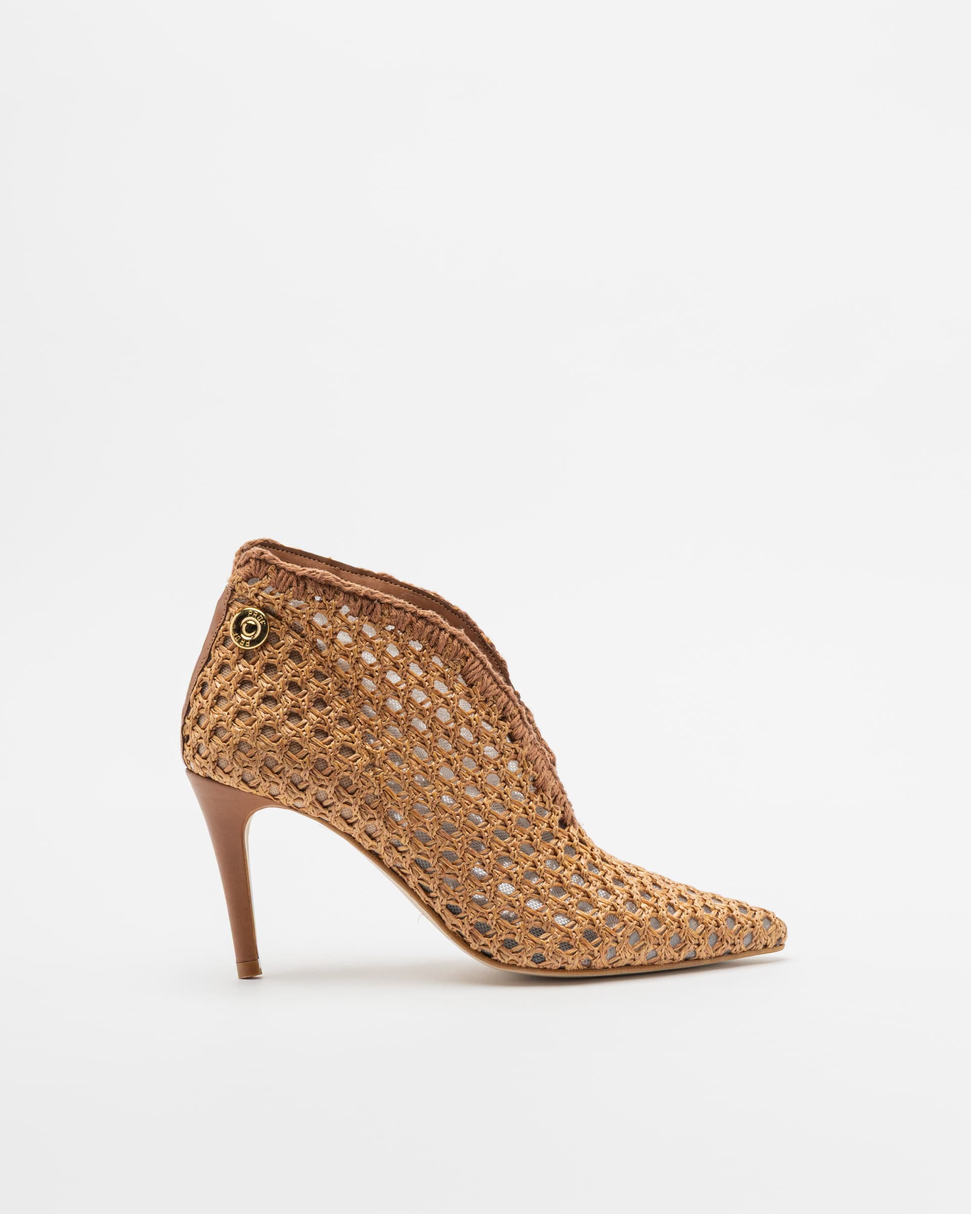 PROF Botins PROF P-157 Camel